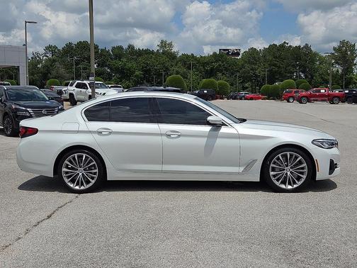 Mineral White Metallic 2022 BMW 530 i xDrive