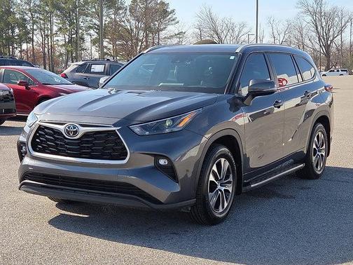 2025 Toyota Highlander XLE