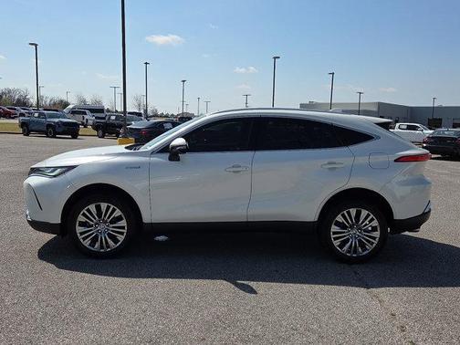 Blizzard Pearl 2021 Toyota Venza XLE