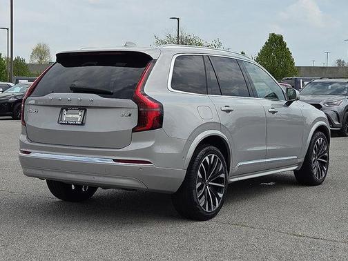 2025 Volvo XC90 B6 Plus 7-Seater
