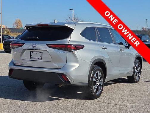 2024 Toyota Highlander Hybrid XLE