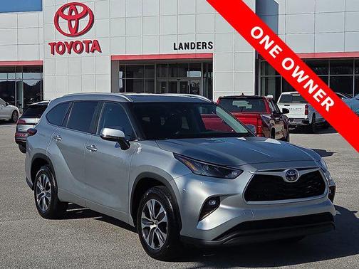 2024 Toyota Highlander Hybrid XLE