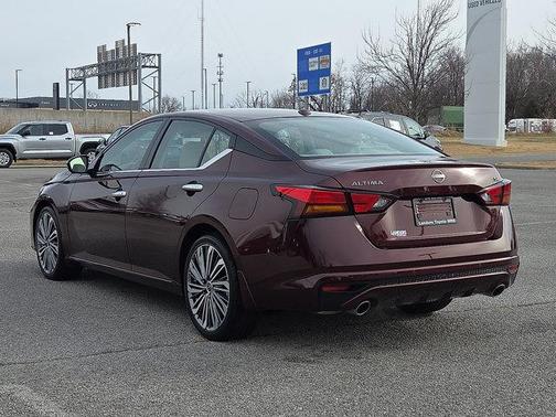 2025 Nissan Altima SL FWD