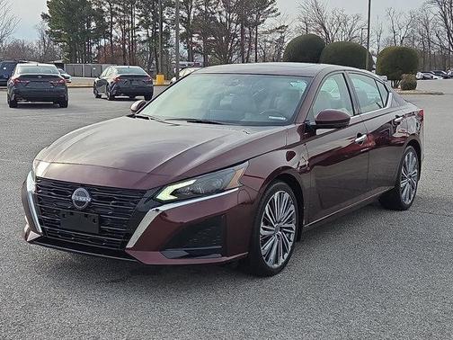 2025 Nissan Altima SL FWD