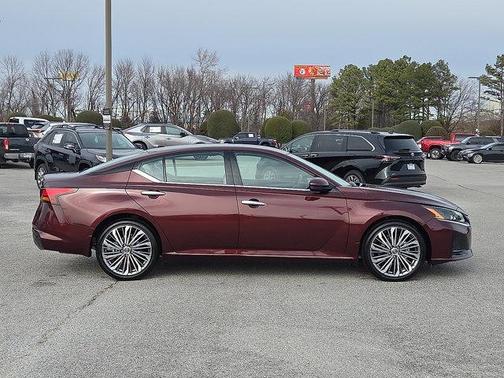 2025 Nissan Altima SL FWD