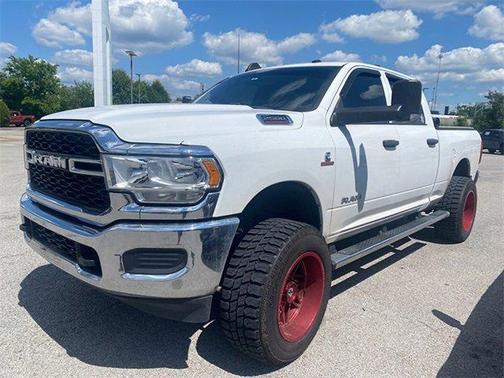 2020 RAM 2500 Tradesman Crew Cab 4X4 6'4' Box
