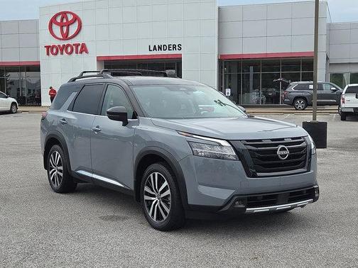 2023 Nissan Pathfinder Platinum 4WD