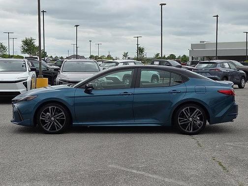 Ocean Gem/Midnight Black Metallic 2025 Toyota Camry XSE