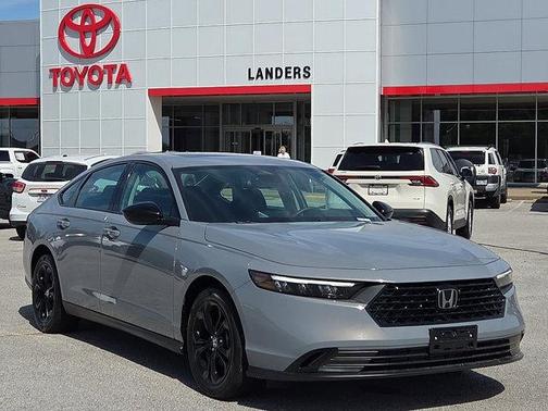 Urban Gray Pearl 2025 Honda Accord SE
