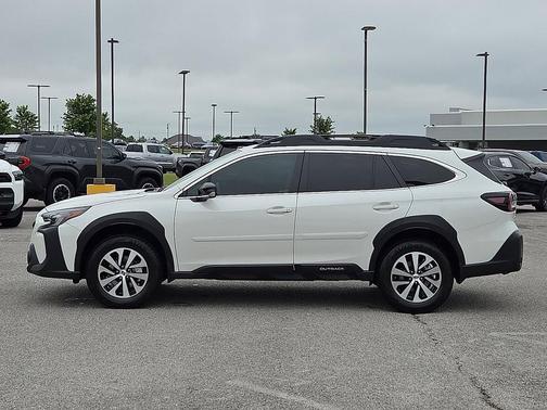 Crystal White Pearl 2025 Subaru Outback Premium