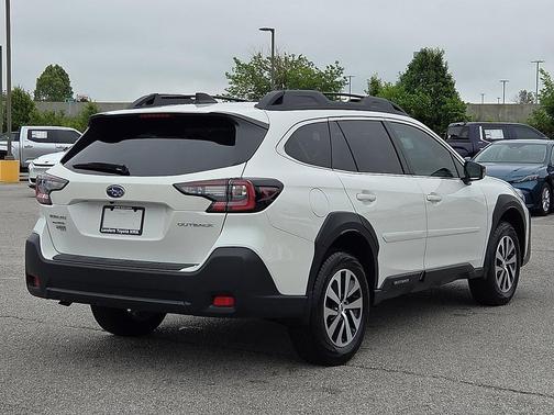 Crystal White Pearl 2025 Subaru Outback Premium