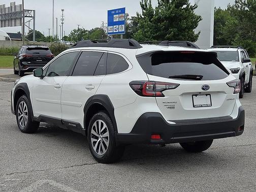 Crystal White Pearl 2025 Subaru Outback Premium