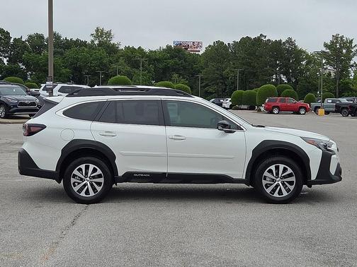Crystal White Pearl 2025 Subaru Outback Premium