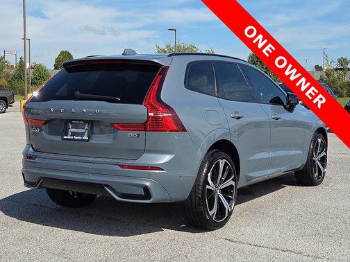 2023 Volvo XC60 B6 Ultimate Dark Theme