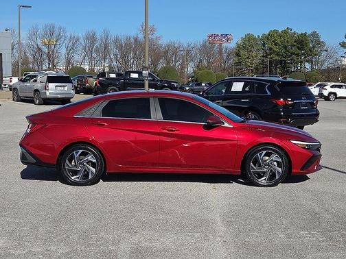 2024 Hyundai ELANTRA Limited