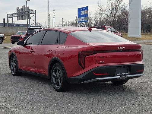2025 Kia K4 LXS
