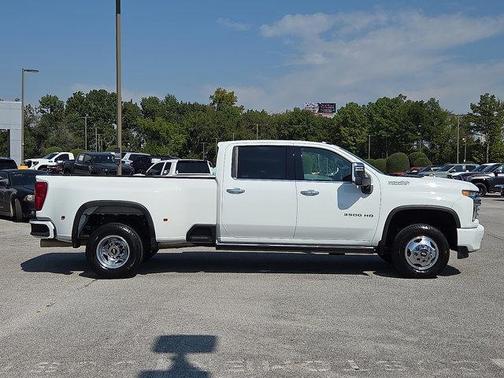 2022 Chevrolet Silverado 3500 High Country