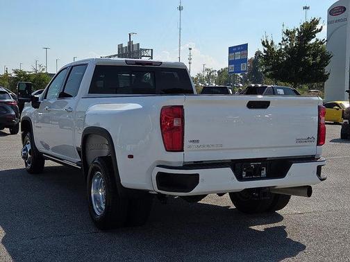 2022 Chevrolet Silverado 3500 High Country