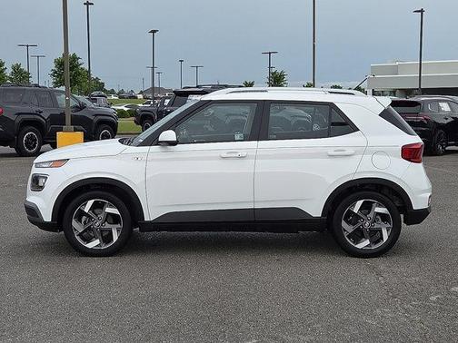 Lunar White 2025 Hyundai VENUE SEL