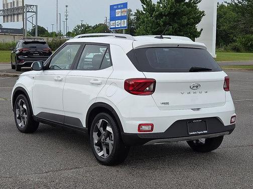 Lunar White 2025 Hyundai VENUE SEL