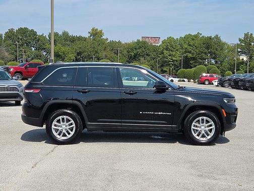 2024 Jeep Grand Cherokee Laredo