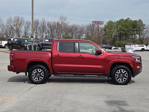 2024 Nissan Frontier SL