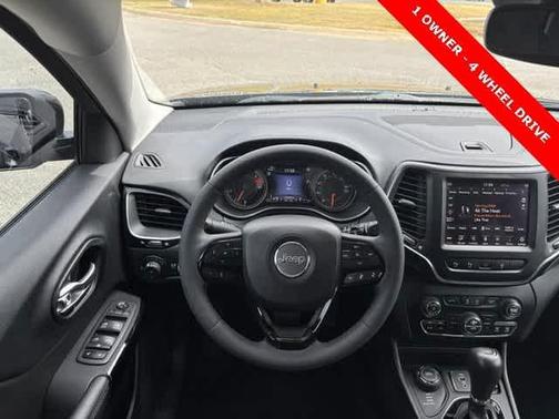 2023 Jeep Cherokee Altitude Lux