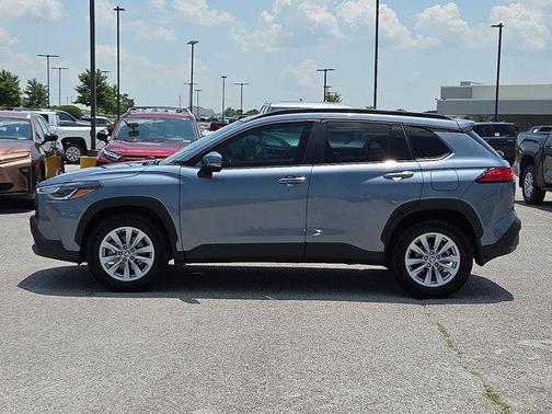 2024 Toyota Corolla Cross LE