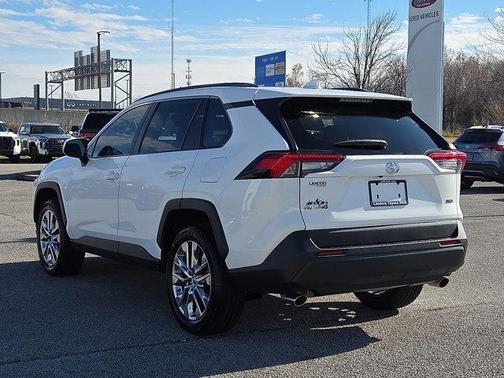 2020 Toyota RAV4 XLE Premium