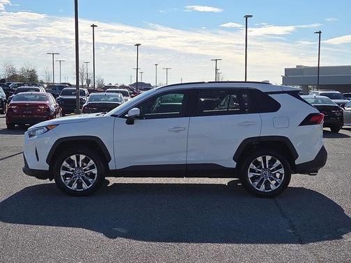 2020 Toyota RAV4 XLE Premium