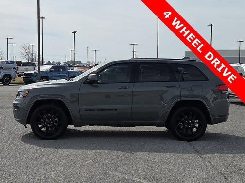 2022 Jeep Grand Cherokee Laredo