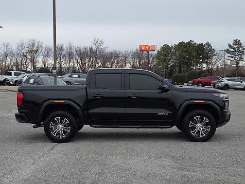 2024 GMC Canyon AT4
