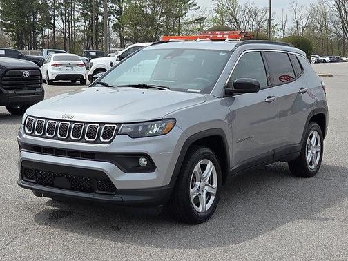 Baltic Gray Metallic Clearcoat 2024 Jeep Compass Latitude