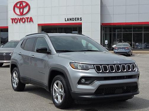 Baltic Gray Metallic Clearcoat 2024 Jeep Compass Latitude
