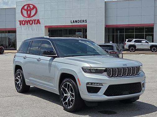 2023 Jeep Grand Cherokee Summit