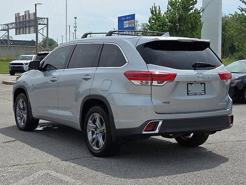 Celestial Silver Metallic 2019 Toyota Highlander Limited