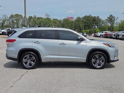 Celestial Silver Metallic 2019 Toyota Highlander Limited