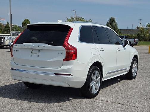 2024 Volvo XC90 B5 Core Bright Theme
