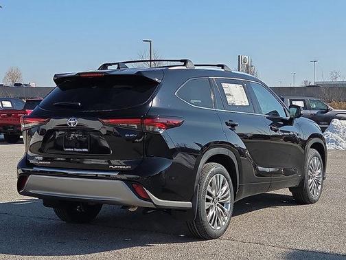 2026 Toyota Highlander Hybrid Platinum