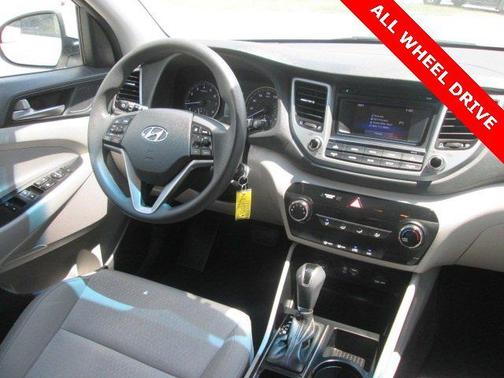 2016 Hyundai TUCSON SE