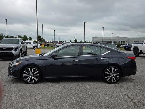 2020 Nissan Altima Platinum FWD