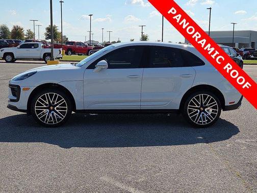 2025 Porsche Macan 4DR AWD