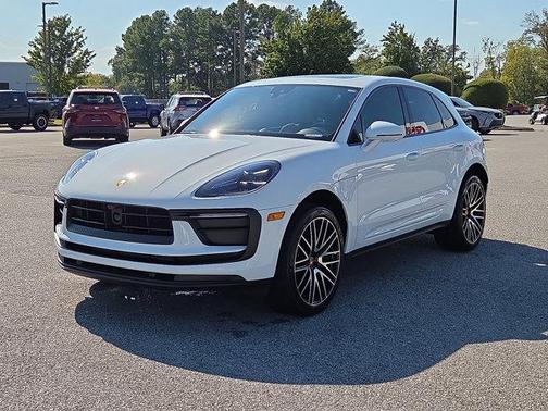 2025 Porsche Macan 4DR AWD