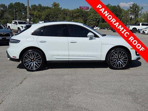 2025 Porsche Macan 4DR AWD