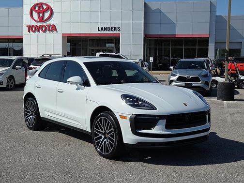 2025 Porsche Macan 4DR AWD