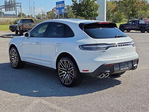 2025 Porsche Macan 4DR AWD