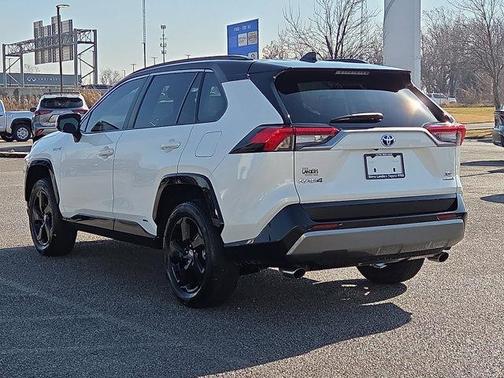 2021 Toyota RAV4 Hybrid SE