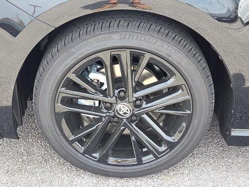 Midnight Black Metallic 2026 Toyota Camry SE