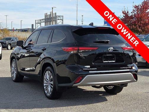2023 Toyota Highlander Platinum