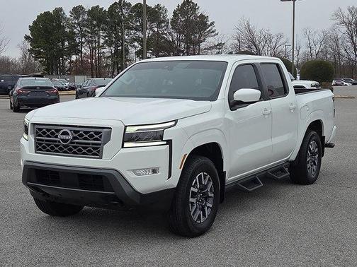 2024 Nissan Frontier SL